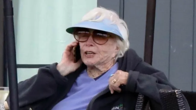 Hollywood icon, 90, looks full of beans after saying ‘I’ve lived a wonderful life’