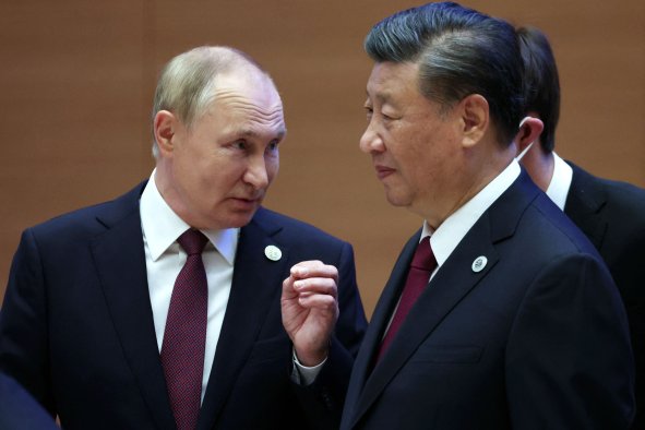 Putin's Top Banker Issues Somber Warning on Chinese Currency