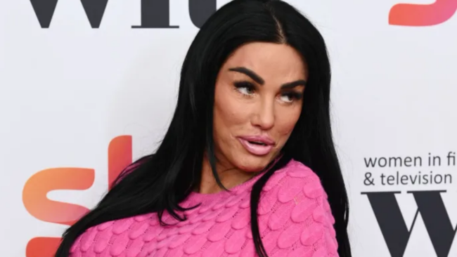 Katie Price puzzles the internet with picture of mysterious injury