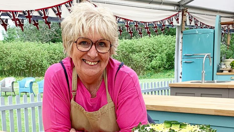 Great British Bake Off contestant Dawn Hollyoak dies