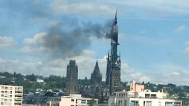 Rouen: Spire of famous French cathedral on fire