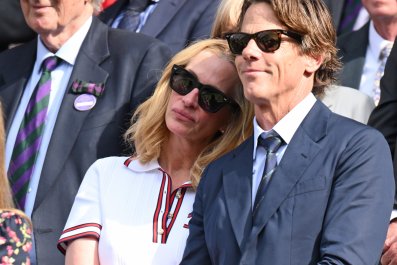 Julia Roberts Shares Rare Photo With Husband Danny Moder on Wimbledon Date