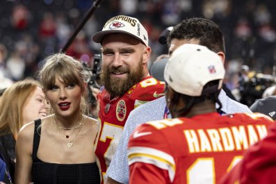 Travis Kelce and Taylor Swift Cozy Up in New European Date Night Photo