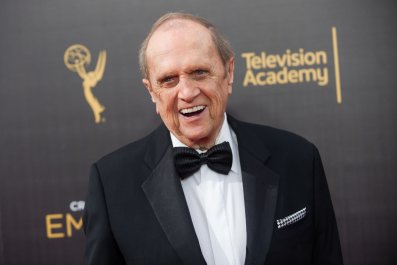 'Comedy Icon' Bob Newhart Remembered by Billy Crystal, Judd Apatow, Others