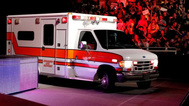 Top WWE superstar ‘couldn’t breathe’ but wrestled almost 10 minutes with horror injury