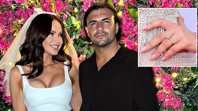 Vicky Pattison ‘distraught’ after £200,000 engagement ring is ‘stolen’ before wedding