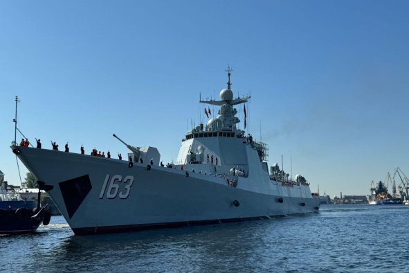 Chinese Warships Watched by NATO Arrive in Russia's Strategic Baltic Hub