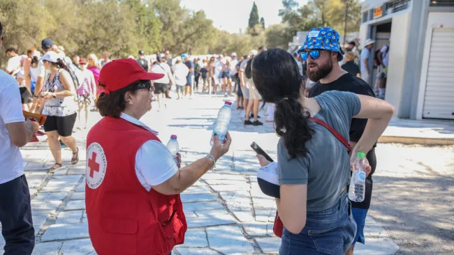 British tourists issued ‘red alert’ warning over heatwave in Greece