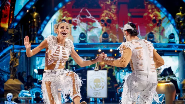 Zara McDermott ‘danced with broken leg’ on Strictly Come Dancing