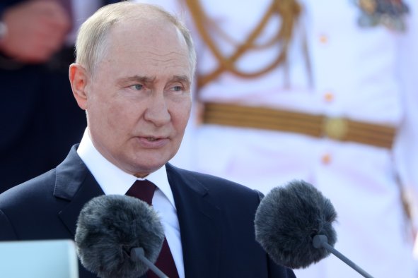 Putin Issues Nuclear Warning Over US Missiles