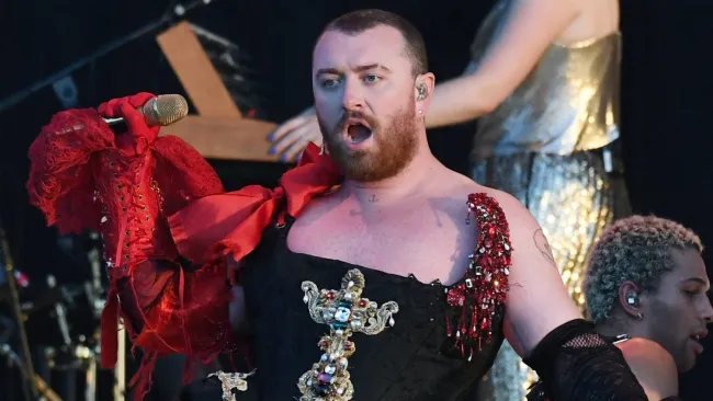 Sam Smith ‘honoured’ as revealing painting hung in London’s prestigious National Portrait Gallery