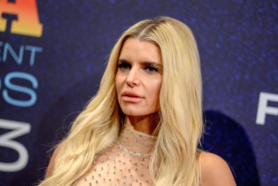 Jessica Simpson Holds Nothing Back After Social Media Troll Accuses Her of Drinking Again