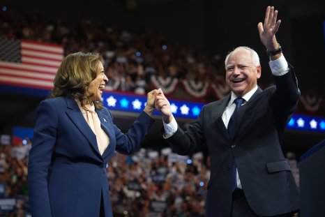 How China's Internet Reacted to Kamala Harris' Tim Walz Pick