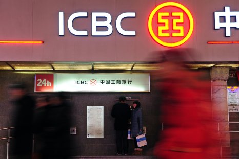 Chinese Banks Turn Away Russian Traders in Blow to Putin's Wartime Economy