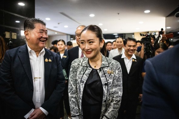 Thaksin's Daughter to Become New Thai PM Amid Political Crisis