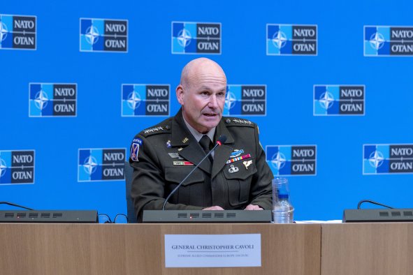 NATO Commander Slams Putin's Kursk Response: 'Slow and Scattered"