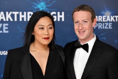 Fans Are Left Stunned by Mark Zuckerberg's Viral Statue of Wife Priscilla Chan