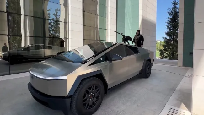 Warlord shows off one of Elon Musk’s Tesla Cybertrucks with machine gun