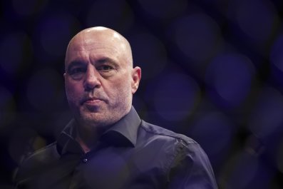 Joe Rogan Show Falls Dark Mid-Interview As He Questions Whether to Continue