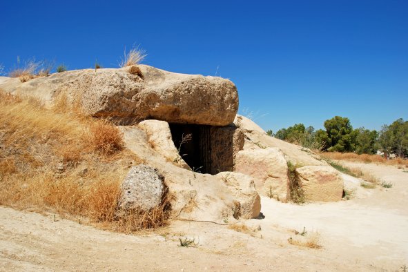 Giant Prehistoric Monument Sophisticated Example of 'Early Science'âStudy