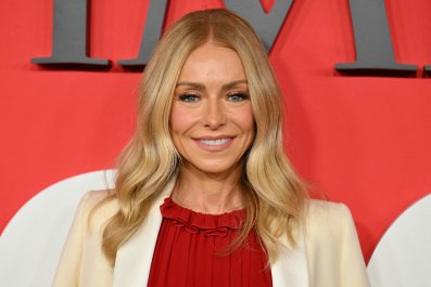 Kelly Ripa Knew Exactly How to React to Daughter Lola's NSFW Photo