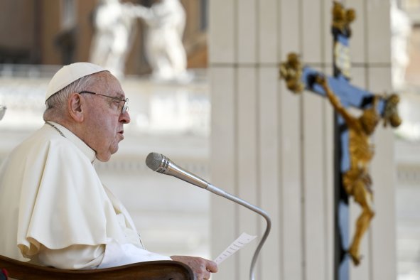 Pope Francis' Migrant Comments Spark MAGA Anger: 'Appeasing Globalists'