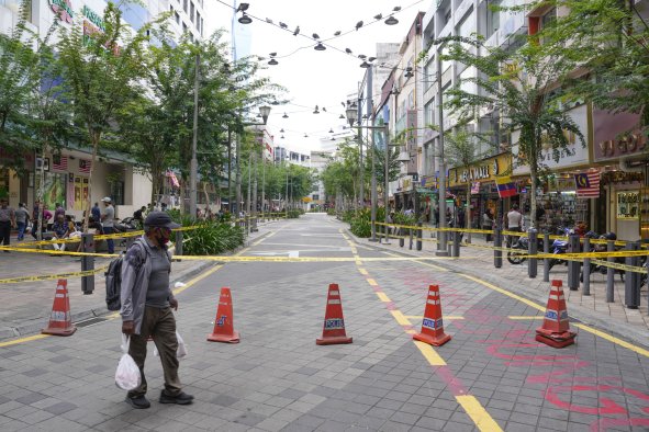 Tourist Still Missing After Falling Into Sinkhole a Week Ago