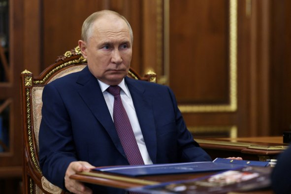 Putin Sees Support Slump in Tightly Controlled State Poll