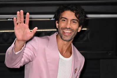 How Blake Lively's Co-Star Justin Baldoni Is Honoring Domestic Violence Survivors After 'It Ends With Us' Premiere