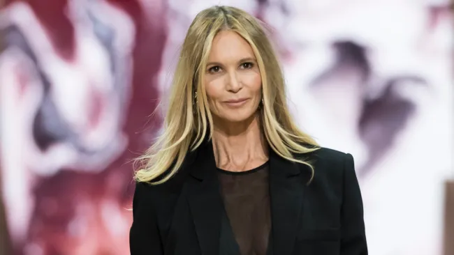 Elle Macpherson reveals secret breast cancer diagnosis after refusing chemotherapy from 32 doctors