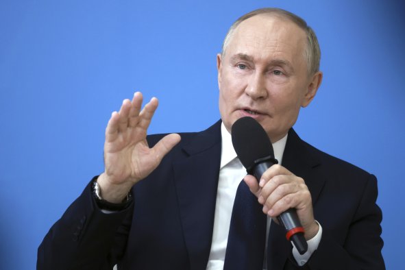 Putin Shifts Stance on Ukraine Peace Talks Amid Kursk Incursion