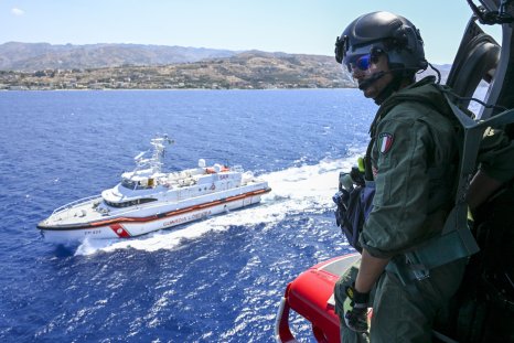 About 20 Migrants Missing After Boat Capsizes Off Italy