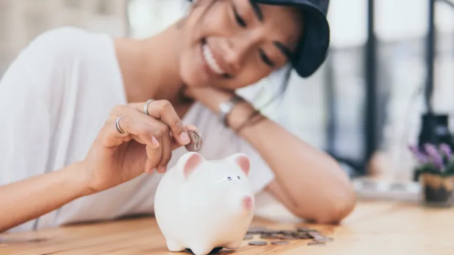 This is the average amount of money people have saved by their 30s