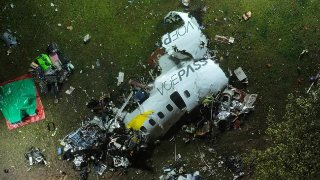 Brazil plane crash pilots battled de-icing problems seconds before disaster