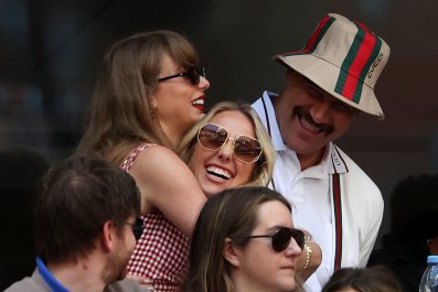 Why Enraged Fans Are Calling Taylor Swift a 'Hypocrite' for Hugging Brittany Mahomes at U.S. Open