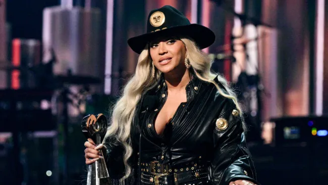 Beyoncé fans outraged after she’s completely snubbed from Country Music Awards