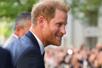 Crowd Reaction to Prince Harry's Return Goes Viral Ahead of UK Visit