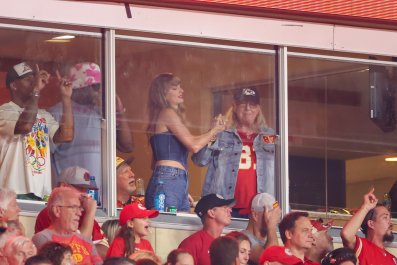 Artist Who Embroidered Donna Kelce's Taylor Swift-Coded Hat Goes Viral