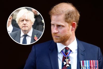 Secret Bid to Stop Prince Harry Quitting UK Revealed