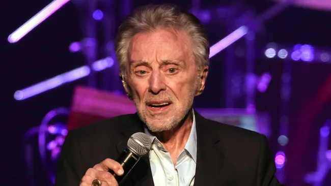 Legendary singer, 90, vows to keep performing ‘as long as he’s able’