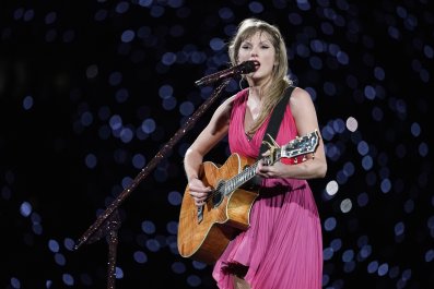 Man Smashed Taylor Swift Guitar As Political 'Dig,' Says Auctioneer