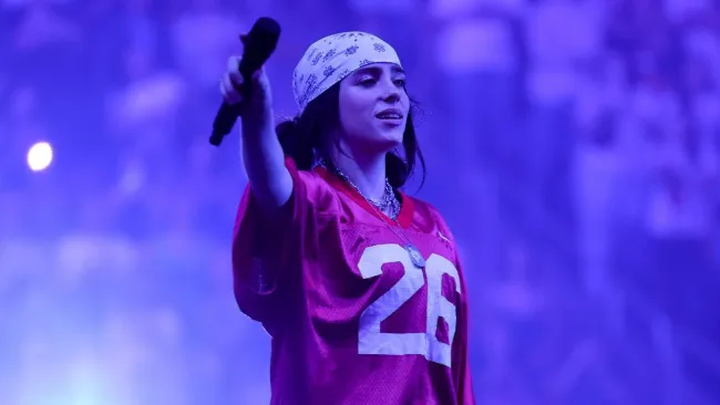 Why are Billie Eilish fans meowing at her concert?